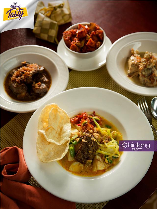 Menu Istimewa Hotel Borobudur, Ketupat Lebaran - Food 