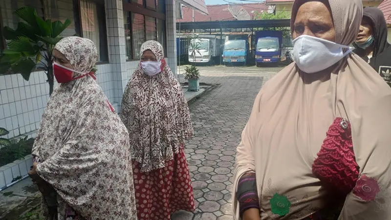 Penghuni panti jompo husnul khatimah di Pekanbaru yang mengadu ke dinas sosial Riau.