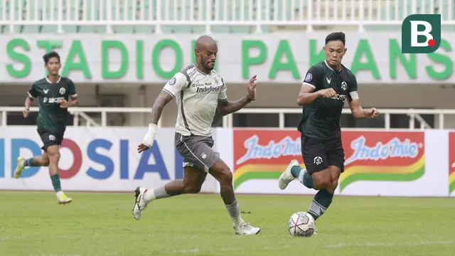 Foto: David da Silva Borong 2 Gol, Persib Bandung Bungkam Persikabo 1973 di Laga Uji Coba