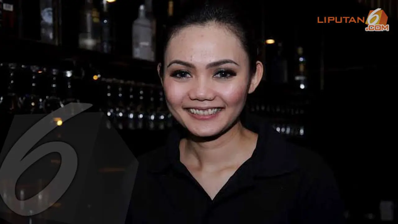 Rina Nose Terlahir Kembar