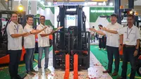 Peluncuran produk forklift 60-8FB series integrated Lithium-Ion oleh Traktor Nusantara. (istimewa).