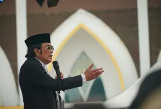 Rhoma Irama dalam tabligh akbar di Bengkulu. (Liputan6.com/Yuliardi Hardjo Putra)