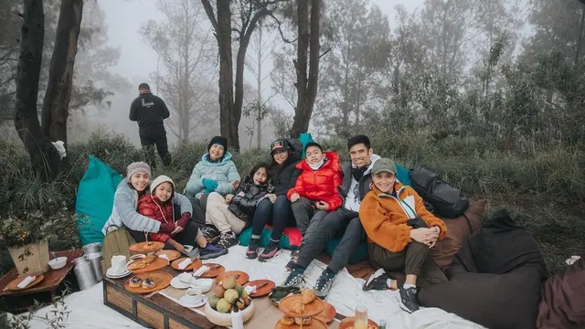 6 Potret Dian Sastro Liburan di Bromo Setelah 22 Tahun, Bak Pulang Kampung