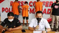 Kasat Reskrim Polresta Manado Kompol Taufiq Arifin saat jumpa pers di Mapolresta Manado, pada Jumat (25/2/2022) sore.