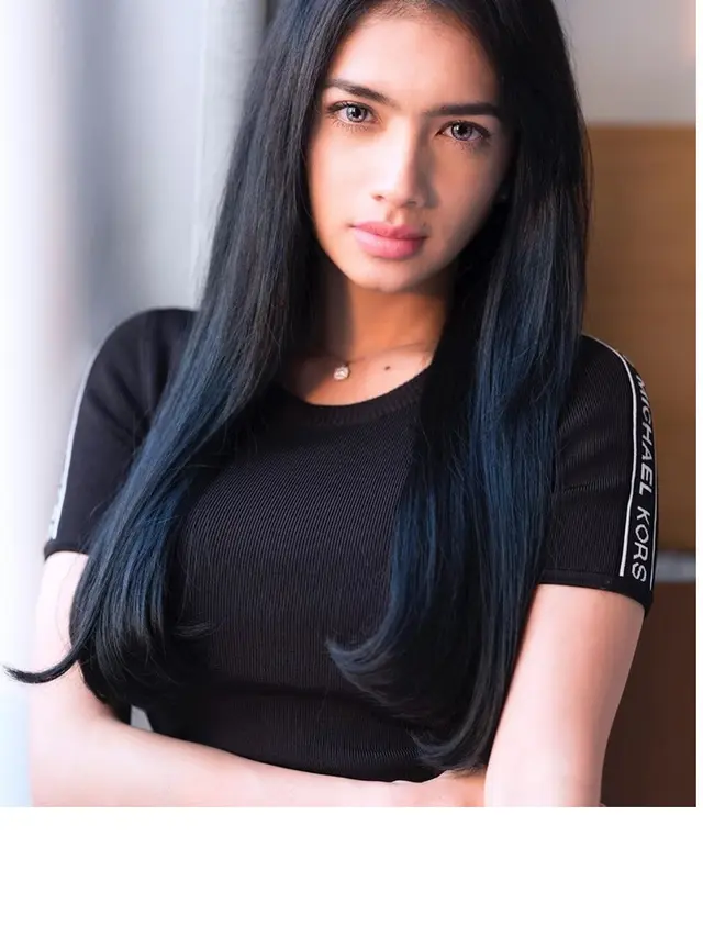 7 Potret Angel Karamoy Hasil Jepretan Sang Mantan, Cantik Bak ABG