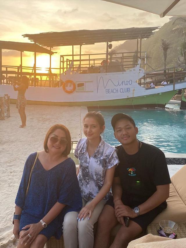 6 Momen Kebersamaan Azriel Hermansyah dengan Sarah Menzel yang Dikabarkan Pacaran