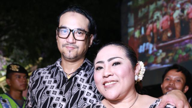 [Bintang] Nunung dan Suami