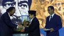 Perayaan hari jadi Nasdem juga diikuti elite partai, caleg DPR-DPRD, dan pengurus partai dari tingkat DPP hingga DPC. Perwakilan partai lain dari Koalisi Perubahan juga terlihat hadir dalam acara, seperti Wakil Ketua Umum PKB Jazilul Fawaid. (merdeka.com/Imam Buhori)
