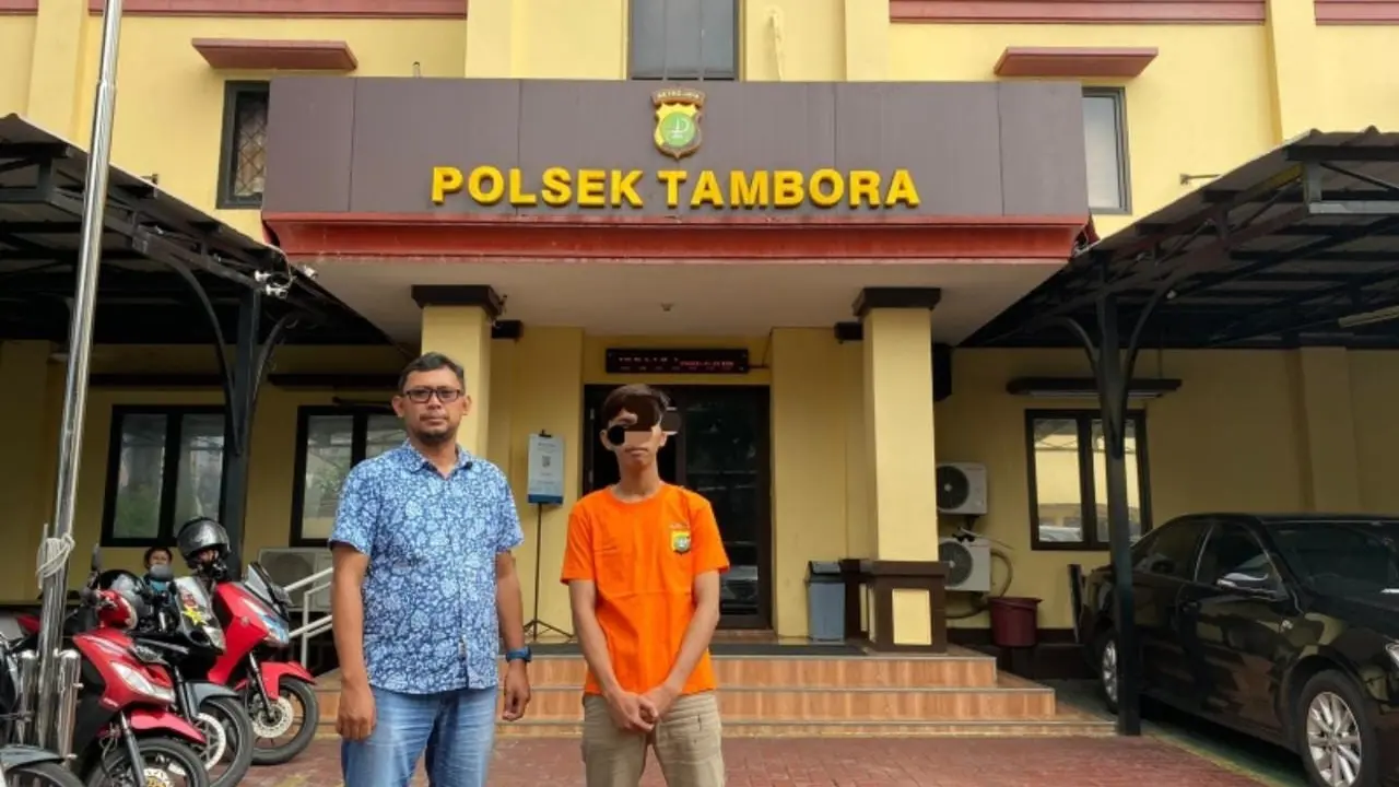 Anjing jenis Shih Tzu milik warga Tambora, Jakarta Barat hilang digondol pencuri. Satu dari dua orang pelaku berhasil ditangkap oleh Unit Reskrim Polsek Tambora.