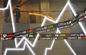 Suasana pergerakan saham di Bursa Efek Indonesia, Jakarta, Jumat (10/2). (Liputan6.com/Angga Yuniar)