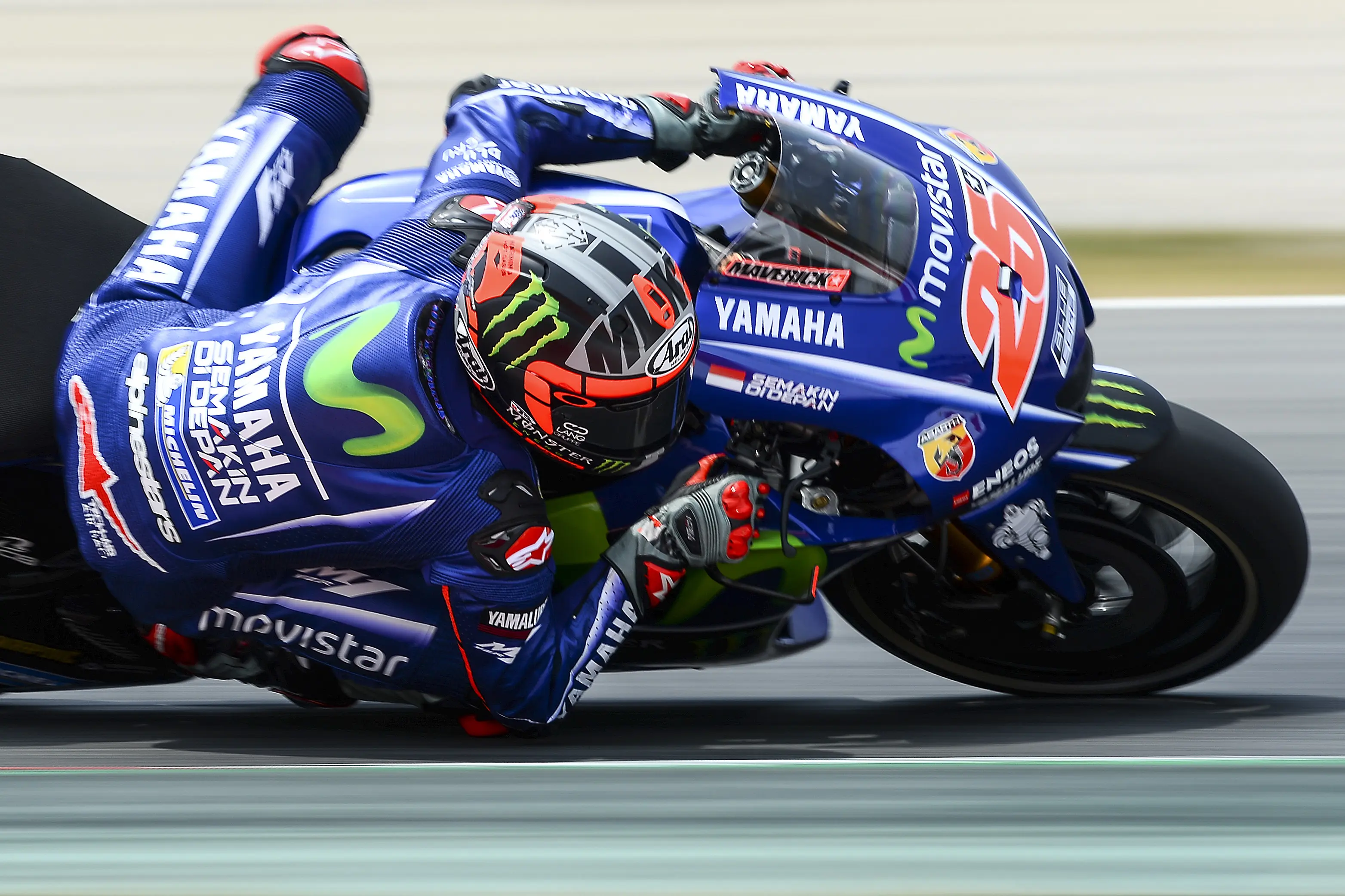 Pembalap Movistar Yamaha, Maverick Vinales gagal mendapatkan modal bagus jelang balapan MotoGP Catalunya 2017. (Josep LAGO / AFP)