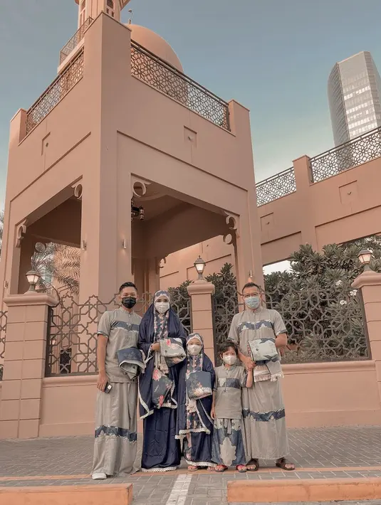 Keluarga Anang Hermansyah dan Ashanty di Dubai (Instagram/ashanty_ash)