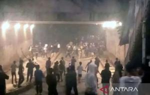 Warga Gang Tuyul Manggarai terlibat tawuran. (Antara)