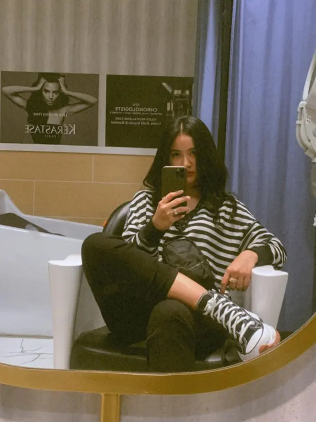 Adinda Azani gemar tampil kasual (Foto: instagram/@dindazani)