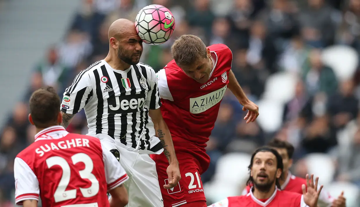 Simone Zaza direkrut oleh Juventus dari Sampdoria pada 2013 lalu. Namun, Ia dijual kembali oleh Bianconeri menuju Sassuolo dan mampu tampil impresif di klub barunya. Si Nyonya Tua akhirnya kembali membeli Zaza pada 2015 lalu dan hanya bertahan dua musim saja. (Foto: AFP/Marco Bertorello)
