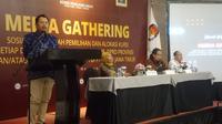Ketua KPU Jatim Choirul Anam. (Dian Kurniawan/Liputan6.com)