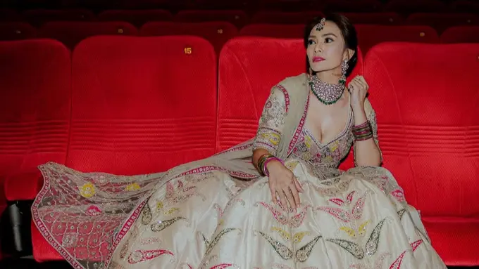 Masayu Anastasia Dibalut Lehenga saat Premier Film Terbarunya