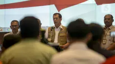 Kepala BNPB Letjen TNI Doni Monardo mengumumkan pembentukan gugus percepatan tugas penaganan Coronavirus Disease-2019 (Covid-19) di Jakarta, Sabtu (14/3/2020). Pemerintah pusat membentuk Tim Gugus Tugas Percepatan Penanganan Corona yang dipimpin Kepala BNPB Doni Monardo. (merdeka.com/Imam Buhori)