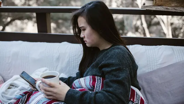Terjebak Membandingkan Kehidupan dengan Orang Lain, Ini Sisi Lain Budaya Pamer di Dunia Digital