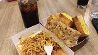 Makanan cepat saji (junk food) memang tampak menggugah selera. Namun, di baliknya mengandung kalori tinggi dan rendah nutrisi, sehingga tidak baik jika dikonsumsi berlebihan.