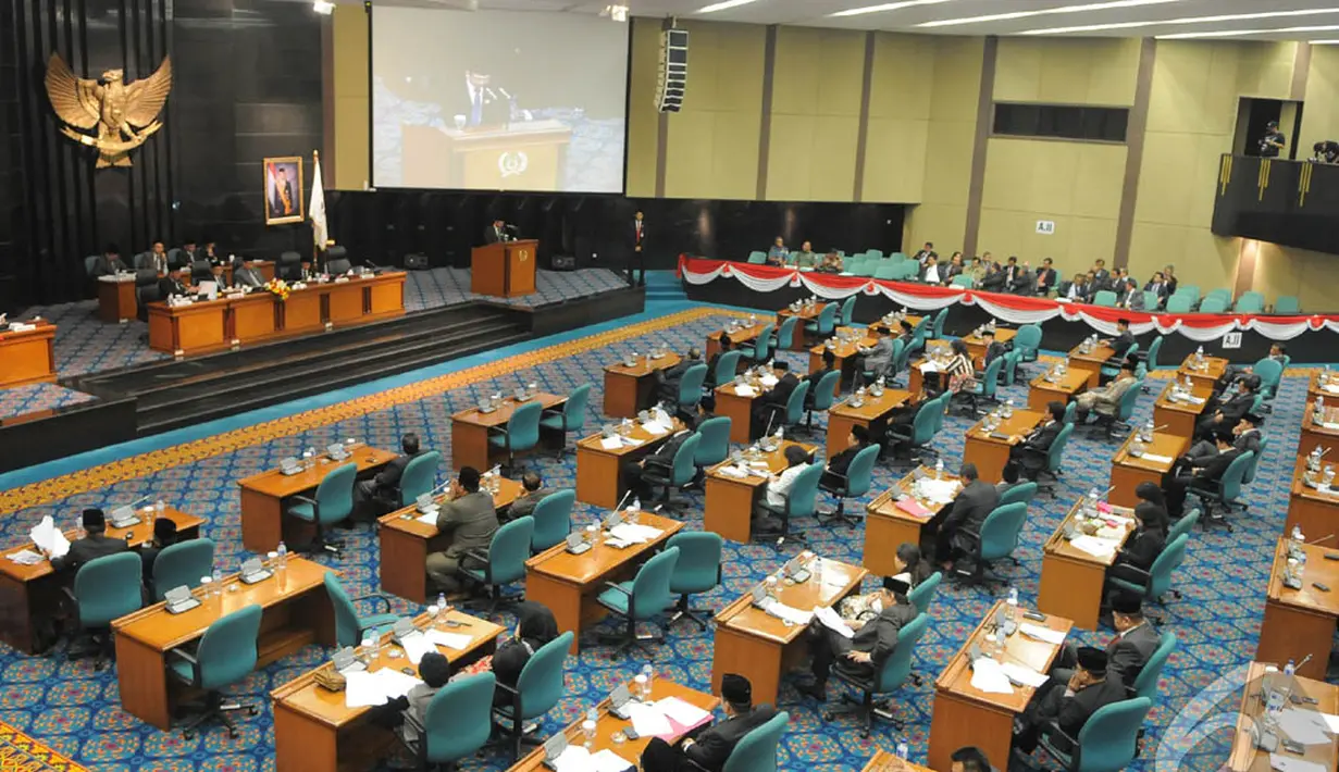Fraksi-fraksi anggota Koalisi Merah Putih kompak mengusulkan adanya UU yang tegas agar jabatan gubernur dan wakil gubernur tidak mudah ditinggalkan untuk mendapatkan jabatan yang lebih tinggi, Jakarta, Senin, (6/10/2014) (Liputan6.com/Herman Zakharia)