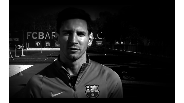Tragedi bom Paris yang terjadi pada hari Jumat (13/11/2015) menginspirasi Paris Saint-Germain melibatkan bintang sepak bola dunia seperti Zinedine Zidane, Wayne Rooney, Lionel Messi membuat video simpati bagi korban dengan tagline Je Suis Paris.