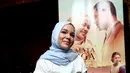 Dewi Sandra langsung kepincut kala mendapatkan tawaran untuk menyanyikan lagu Air Mata Surga ciptaan Melly Goeslaw. (Andy Masela/Bintang.com)
