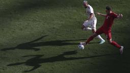 Dominasi Denmark terus berlanjut. Hingga menit ke-20, Denmark sudah membuat 6 tembakan, Belgia hanya satu kali mengancam. (Foto: AP/Pool/Hannah McKay)