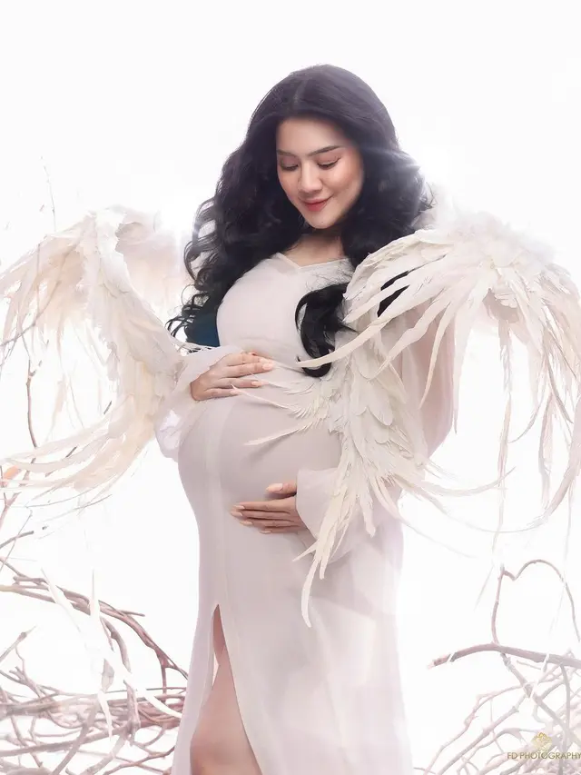 Pesona 11 Seleb saat Pamer Baby Bump, Jadi Ibu Hamil Hits