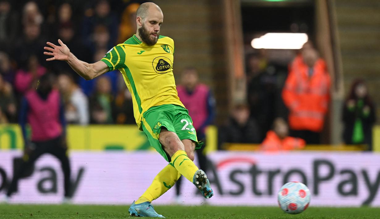 Norwich mendapatkan hadiah dan memanfaatkannya dengan baik melalui eksekusi Teemu Pukki untuk mengubah skor jadi 1-2. (AFP/Glyn Kirk)