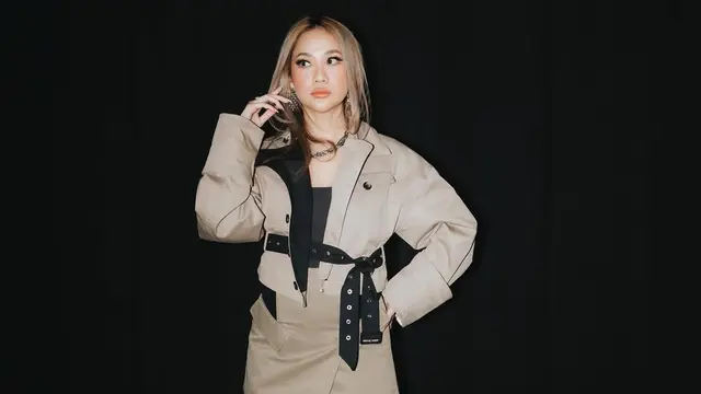 Potret Cantik Bunga Citra Lestari dalam Balutan Mini Dres, Unik Namun Tetap Anggun