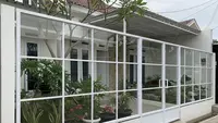 9 Desain Pagar Rumah Minimalis Transparan Kombinasi Kaca dan Besi, Solusi Elegan