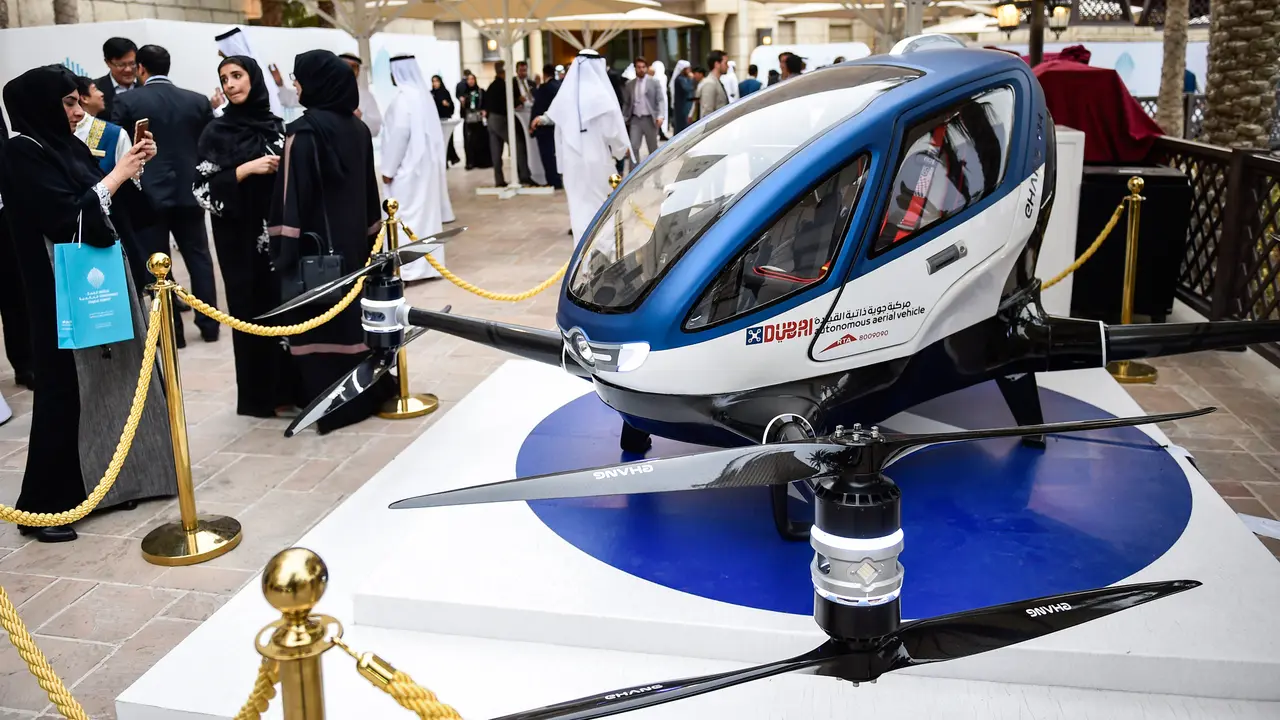 20170213-Drone Raksasa Yang Bisa Terbangkan Manusia-Dubai