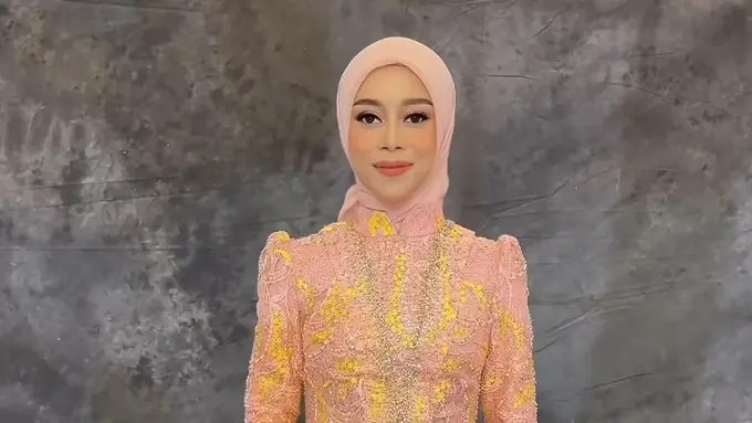 Lesti Kejora saat Prosesi Tujuh Bulanan Kehamilan dan Gender Reveal