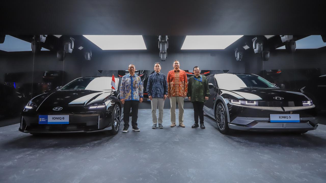 Seremoni serah terima armada IONIQ 5 dan IONIQ 6 untuk penyelenggaraan ASEAN Summit Ke-43 dan Archipelagic and Island States Summit 2023