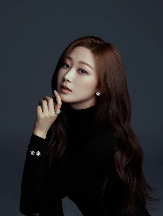 Bebas, indah, dan seringan sutra. Mereka memadukan keajaikab koleksi khas Chopard dengan gaya personalnya masing-masing. [Chopard]