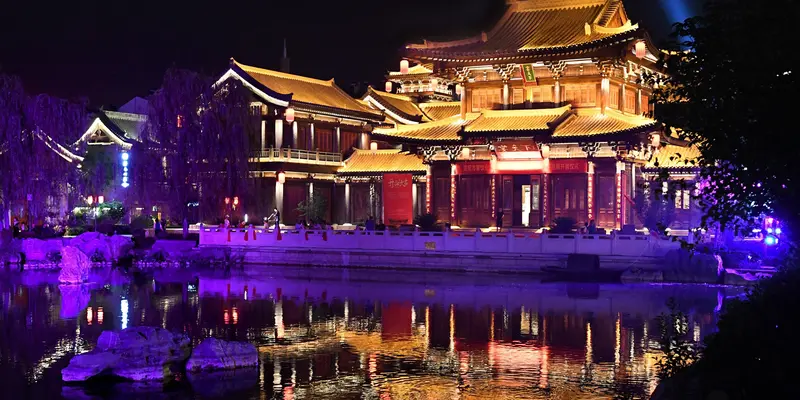 Tur Malam Hari Menarik Pengunjung di Luoyang