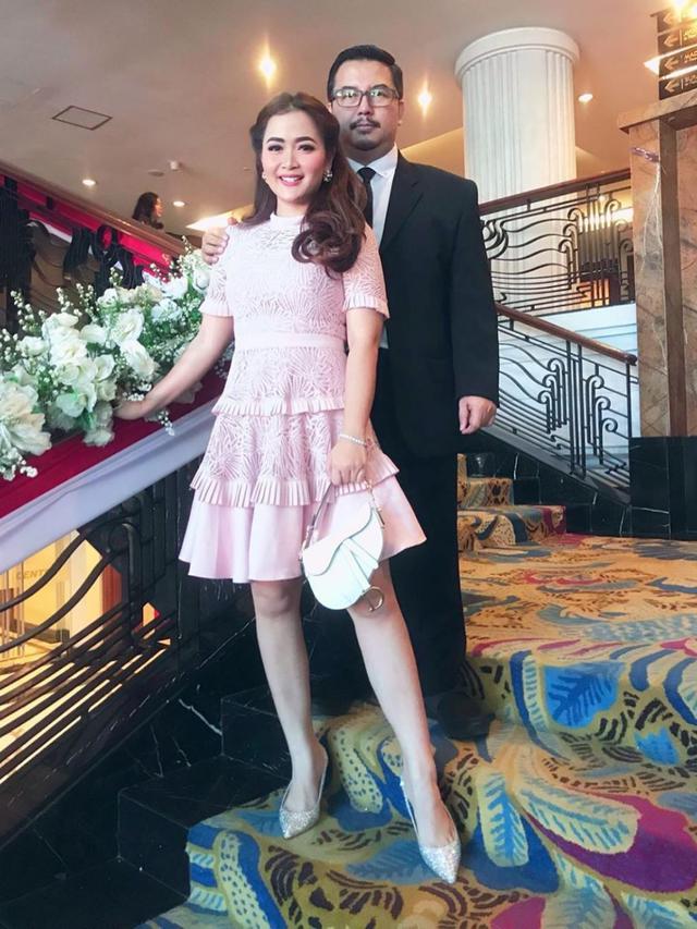 Artis Cantik yang Menikah dengan Dokter, Terbaru Isyana Sarasvati