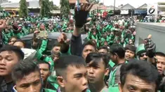 Redi diketahui mengomentari salah satu postingan klarifikasi di akun Instagram Dewi Perssik dengan menghina driver ojek online.