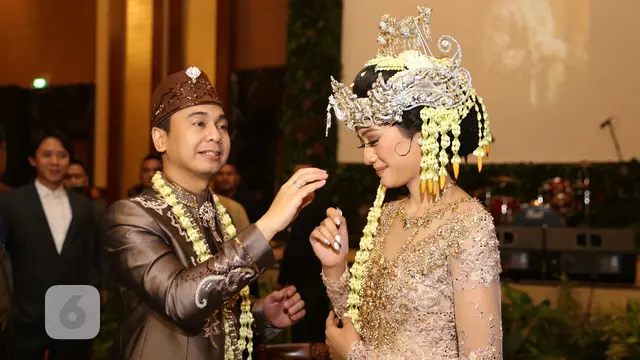 [Bintang] Pernikahan Raditya Dika dan Anissa Aziza