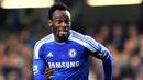 5. Michael Essien - Mantan pemain Persib Bandung ini pernah memperkuat klub top seperti Real Madrid dan Chelsea. Permainan agresif  dan pantang menyerah membuatnya dijuluki si Bison. (AFP/Glyn Kirk)