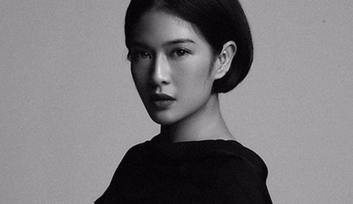 Tampilan Rambut Baru Dian Sastrowardoyo Dibanjiri Pujian Photo