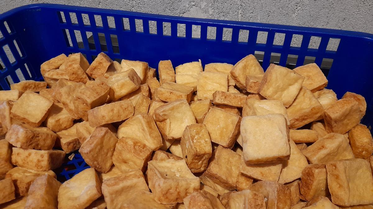 Cara Mudah Menggoreng Tahu Supaya Renyah dan Tidak Berasa Asam