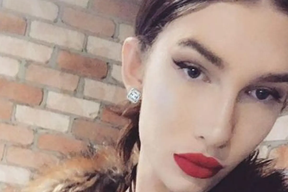 [Bintang] Setelah Berpacaran dengan 100 Pria, Wanita Transgender Menyadari kalau Ia Jatuh Cinta dengan Wanita