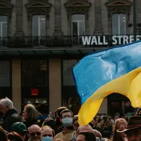 Warga Mariupol terpaksa kabur dari ukraina dengan berjalan kaki (pexes/mathias pre elading).