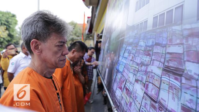 [Bintang] Fariz RM dan Barang Bukti