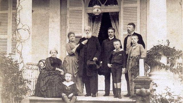 Kaisar terakhir Brasil, Pedro II dan keluarganya sebelum diasingkan ke Eropa