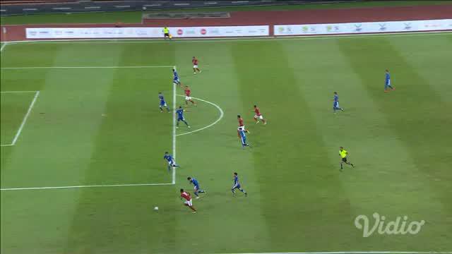 Berita video momen gelandang Timnas Indonesia U-22, Evan Dimas, ditekel oleh pemain Filipina namun dapat hukuman kartu kuning.