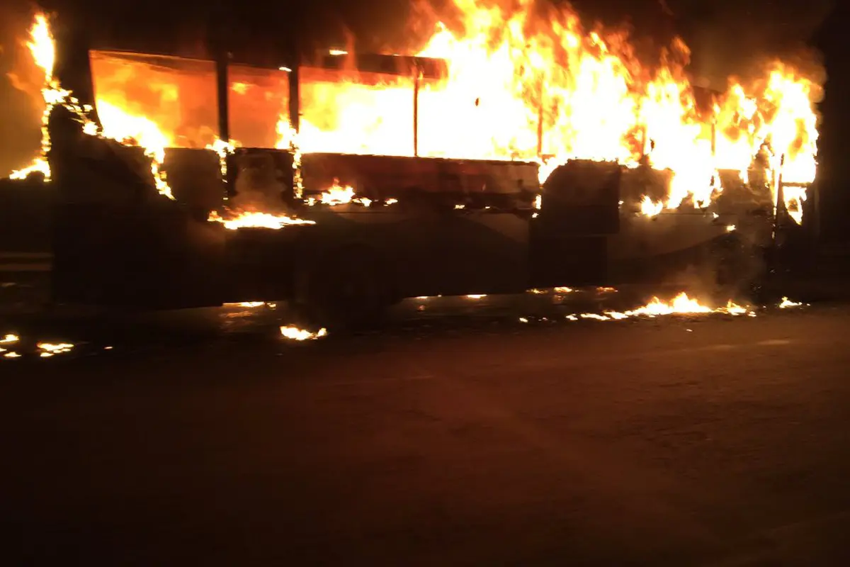 20160212-Bus Terbakar-Tol Cikarang-Arah Jakarta-Macet-1 Km