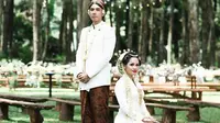 Andien dan Irfan mengikat janji suci di kawasan Pine Forest Camp, Exclusif Camping Ground Cibodas, Lembang, Bandung. (foto: instagram.com/andienippewedding)